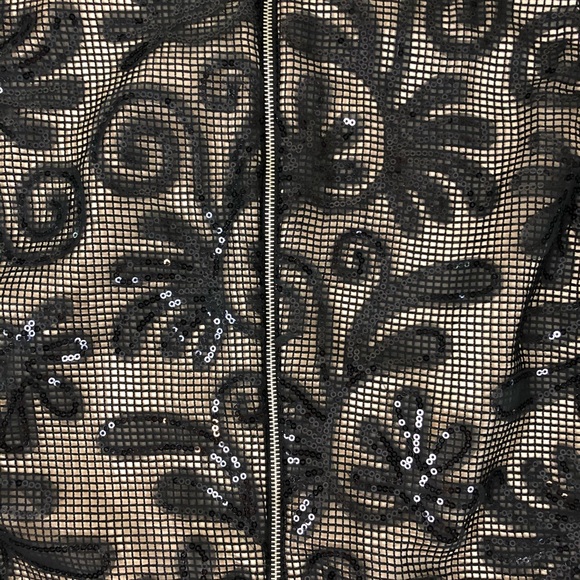 Sienna Sky Black Floral Sequin Crop Top Sz Medium - Picture 13 of 13
